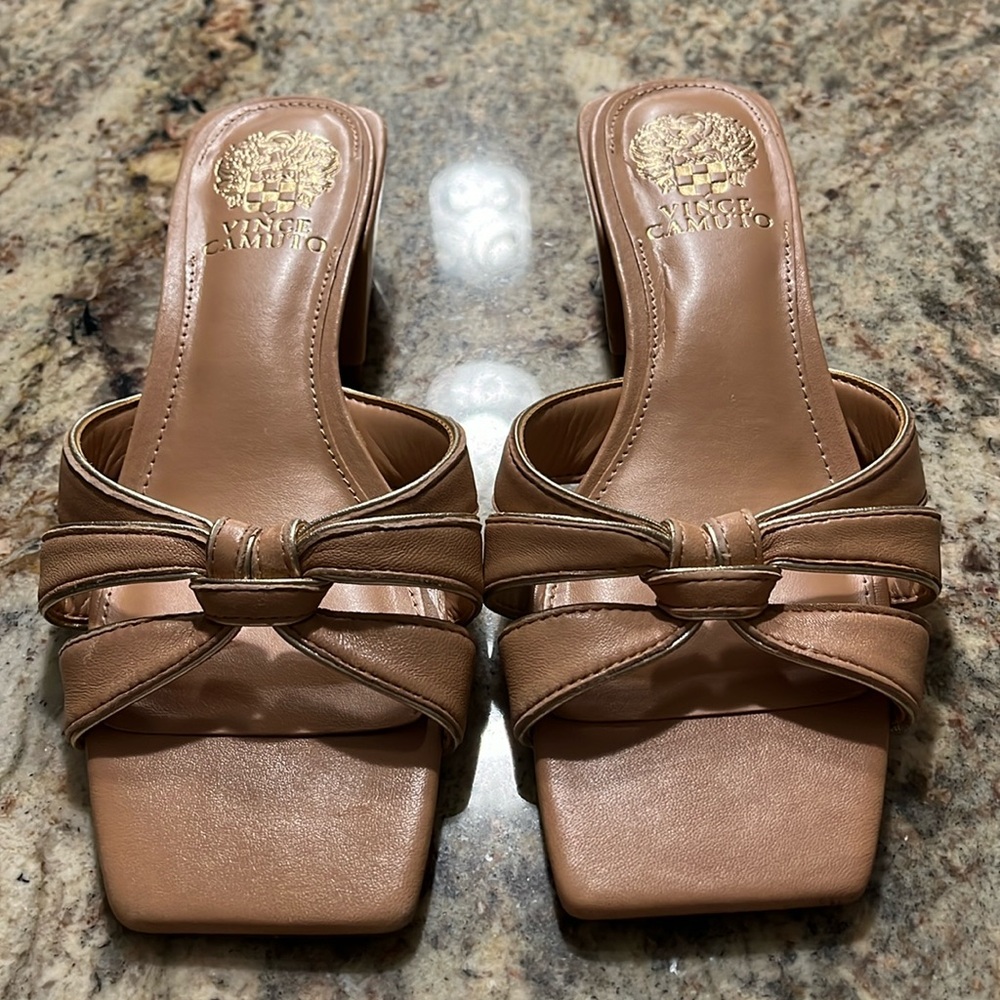 Woman’s Vince camuto leather slide sandals